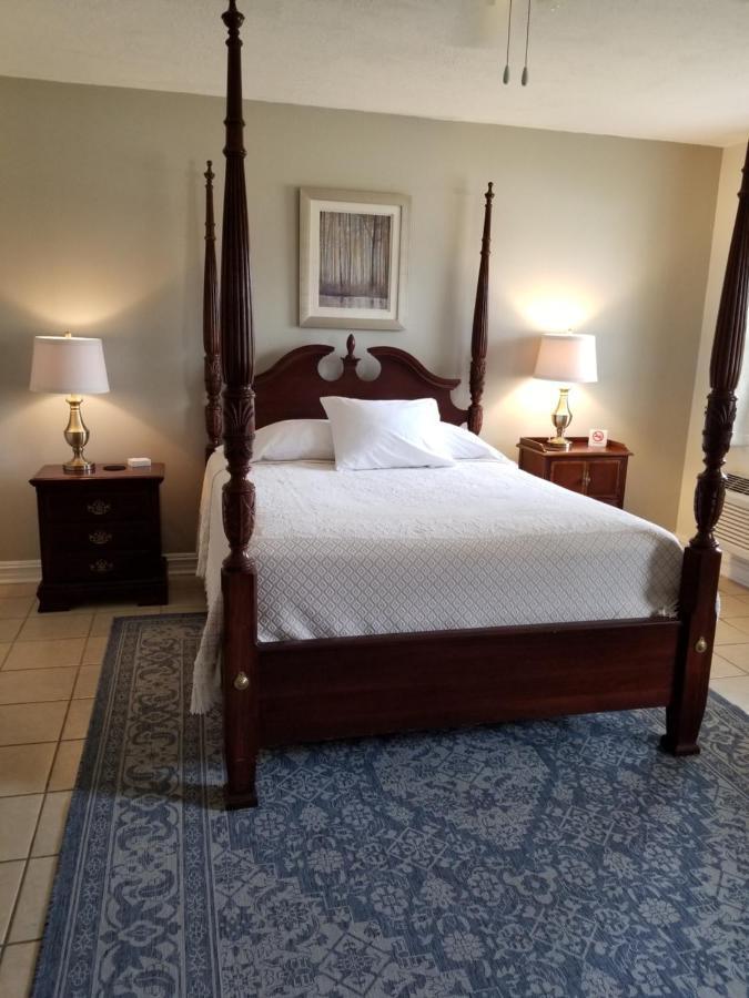 Bed & Breakfast Greenwood Plantation 3*